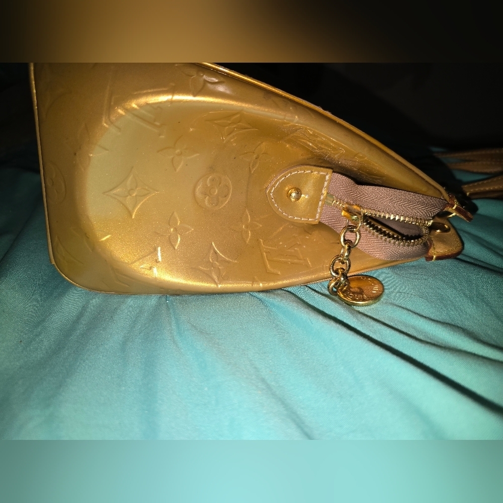 Louis Vuitton Gold and Tan Vernis Shoulder Bag - Picture 5 of 12